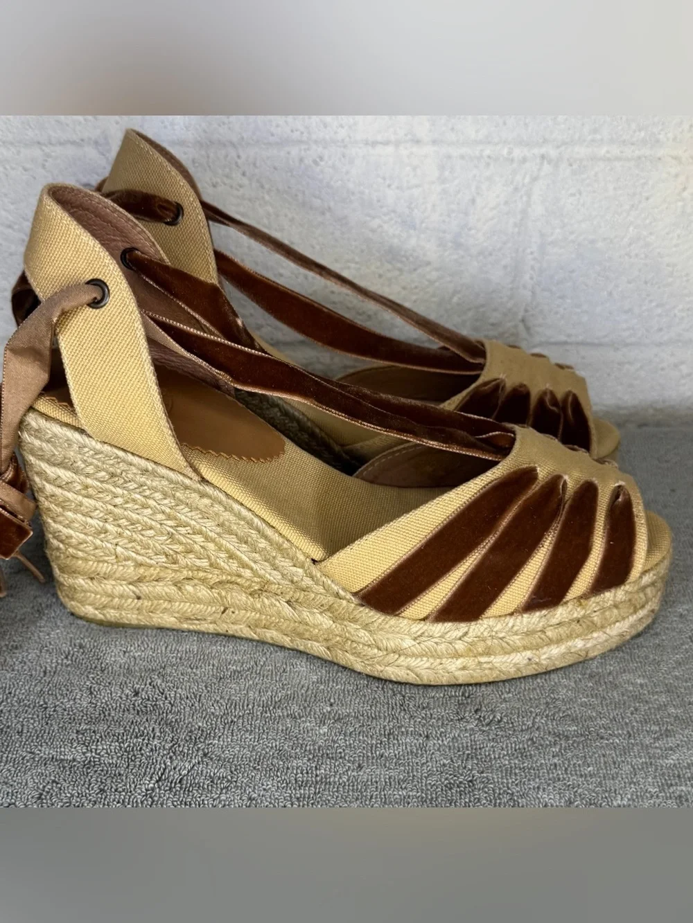 Penelope Chilvers Catalina Dali Espadrille Honey Gold Size 10